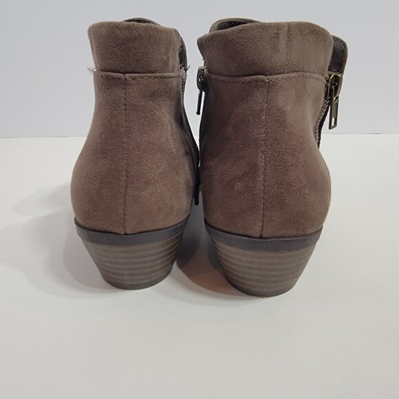 Madeline Grey Tabitha Ankle Booties Size 7 - Picture 3 of 5
